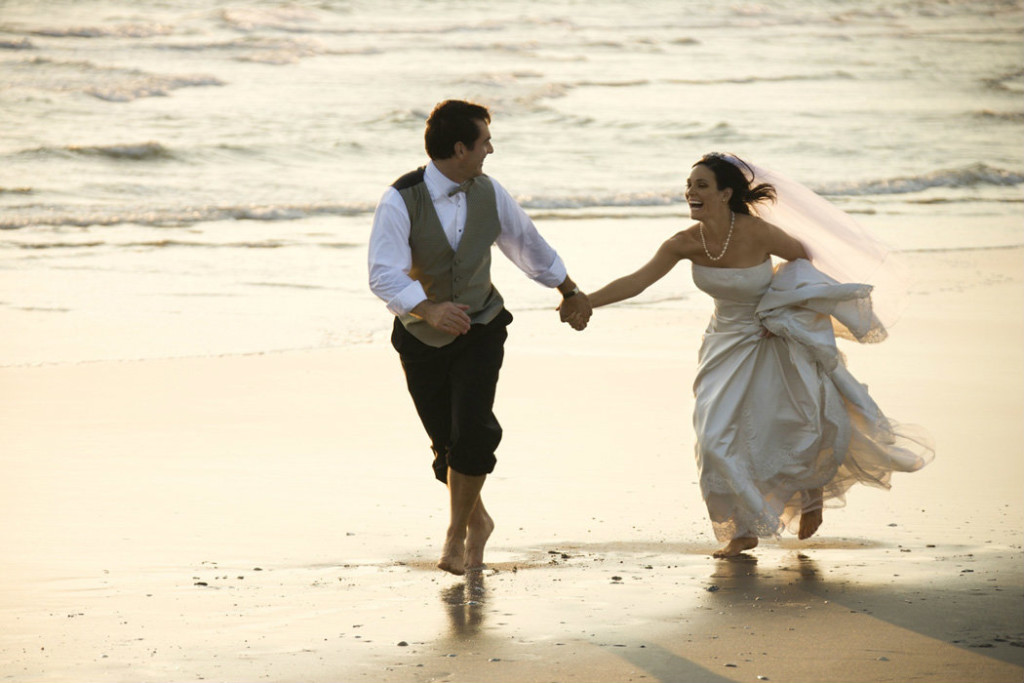 Bride Groom Beach wedding