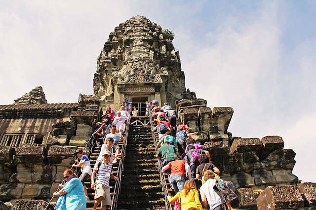 Cambodia Angkok Wat Temple climb